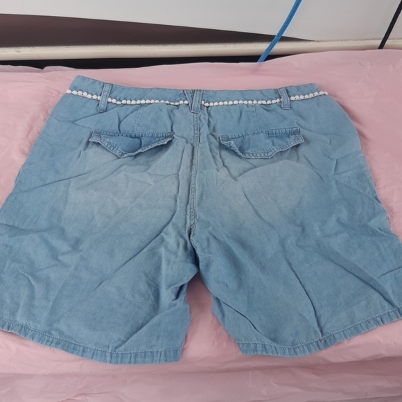 Jean shorts lightweight light blue denim white lace trim accents womans size 10 - Picture 6 of 16